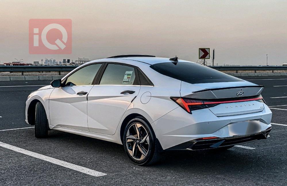 هیۆندای ئەلەنترا